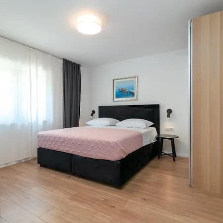 Maca & Apartment *