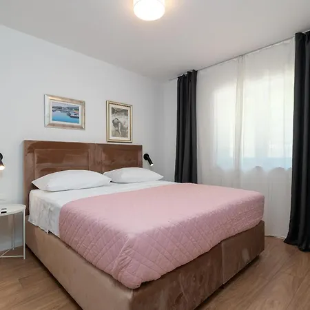 Maca & Apartment *