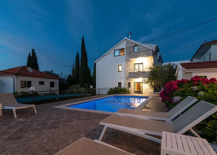 Maca & Διαμέρισμα Τρογκίρ