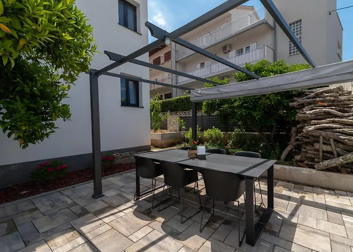 Διαμέρισμα Maca & *