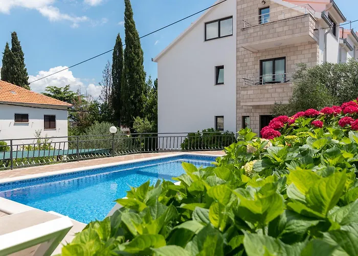 Maca & Apartman Trogir