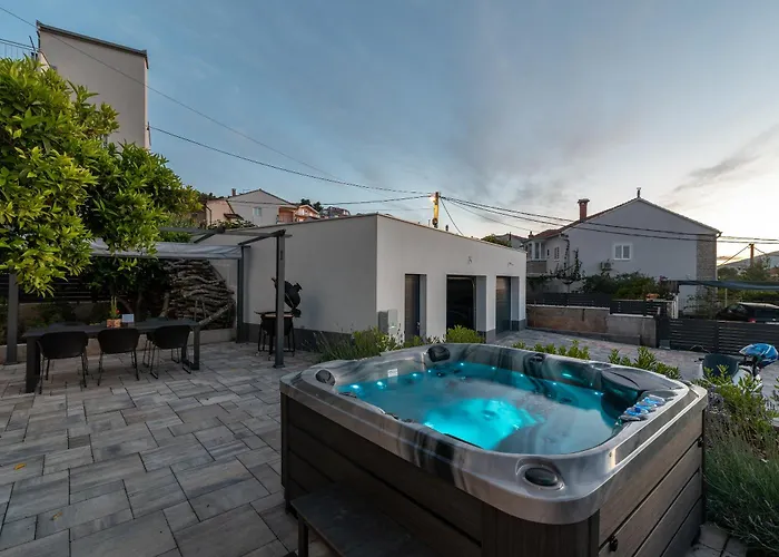 Maca & Τρογκίρ