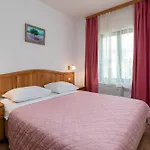 Maca & Trogir